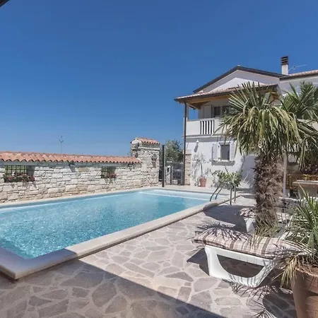Mit Beheiztem Pool Und Meerblick By Interhome Holiday home Savudrija