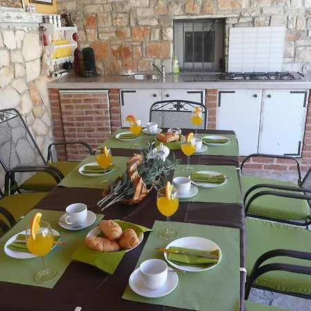 Holiday home Mit Beheiztem Pool Und Meerblick By Interhome *