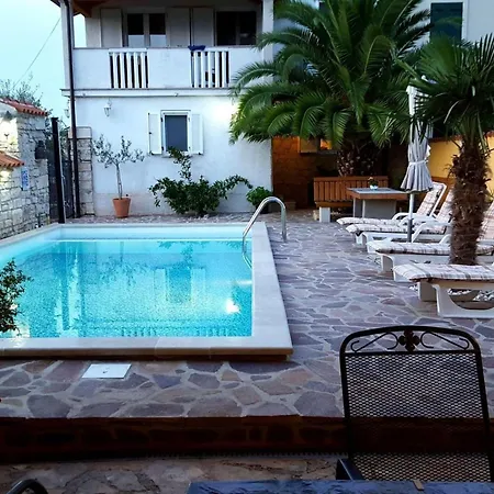 Mit Beheiztem Pool Und Meerblick By Interhome